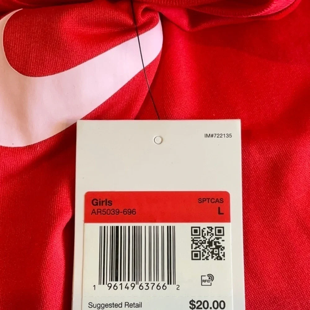 Nike Girls' Swoosh Dri-FIT T-shirt red